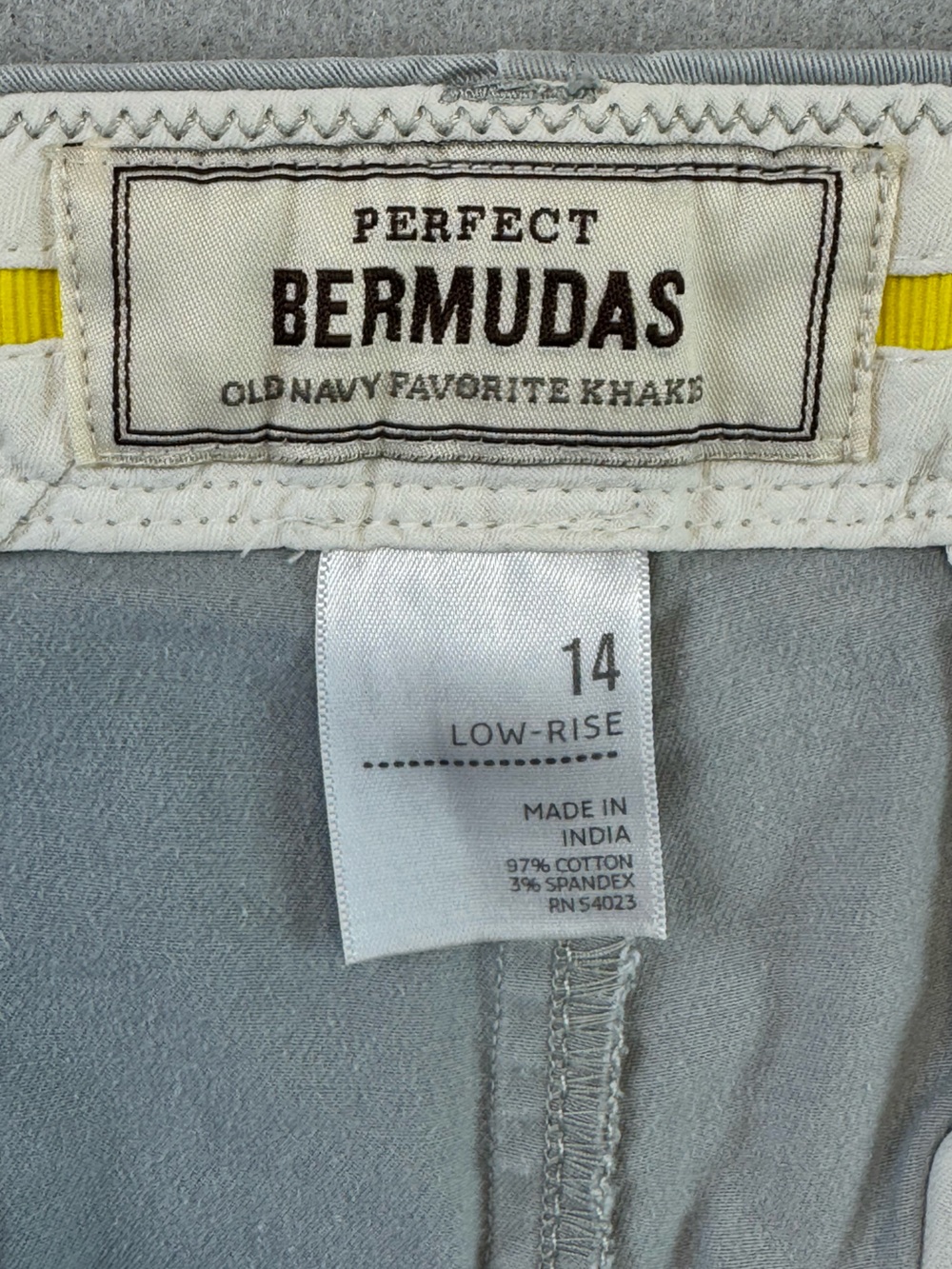 Women’s Old Navy Low Rise Light Gray Perfect Bermuda Shorts - Picture 6 of 8